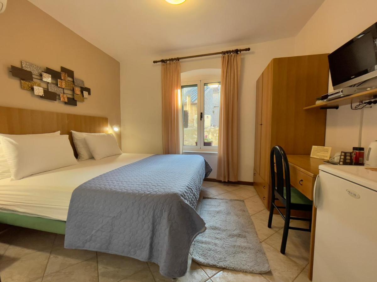Rooms And Apartments Villa Town Gate Hvar Đảo Hvar Ngoại thất bức ảnh